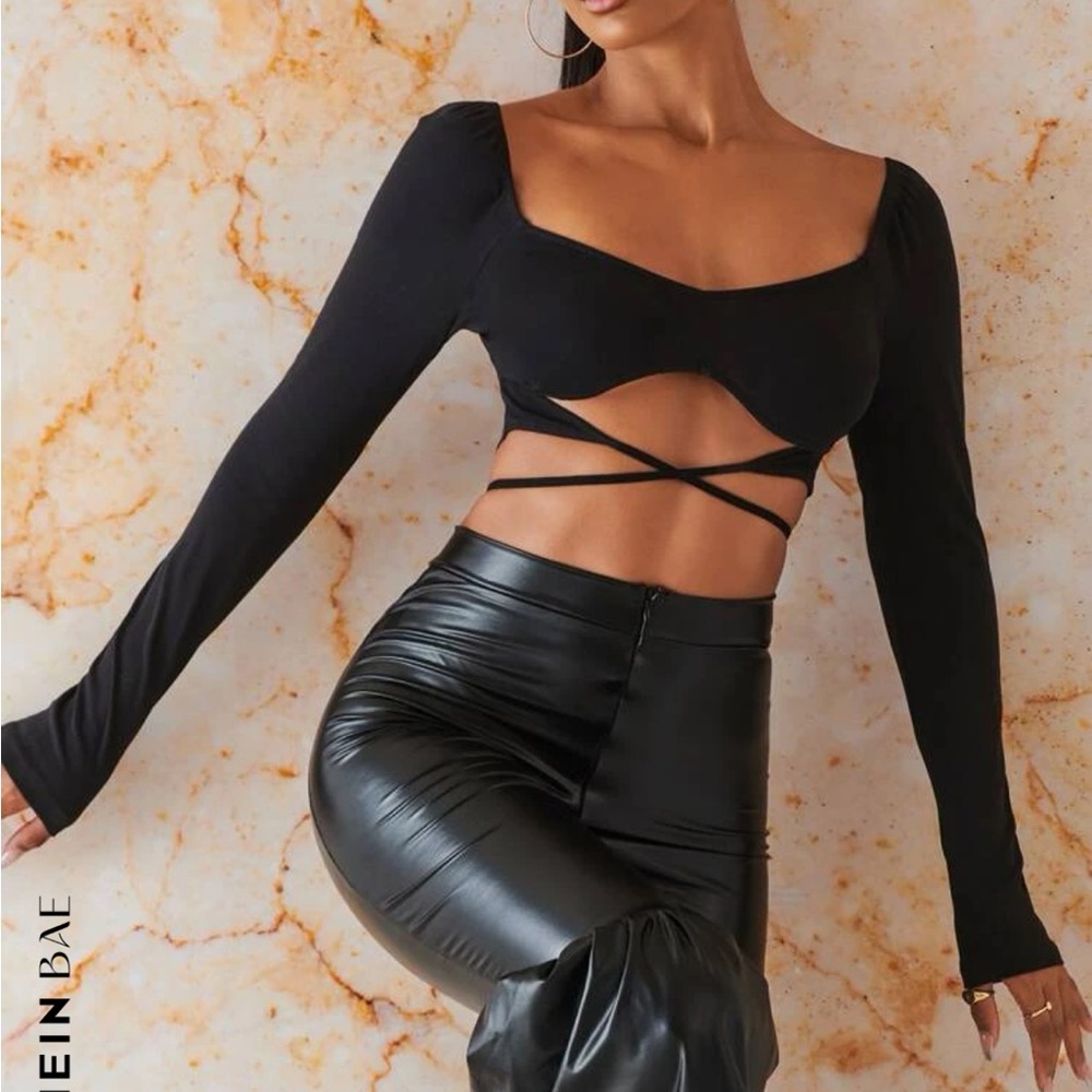 Black cross top
